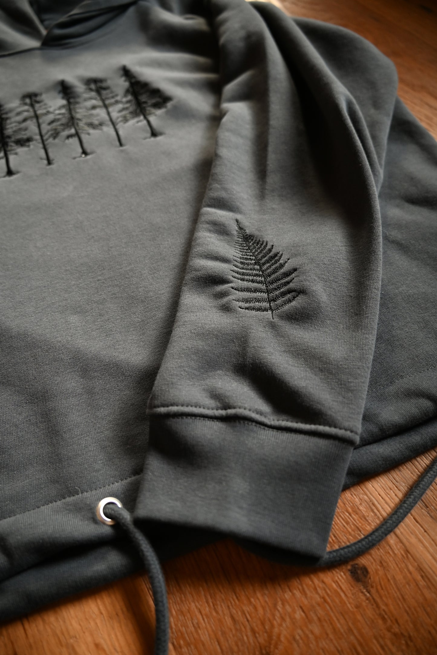 Tree's & Fern Embroidered Women's Cropped & Unisex Hoodie