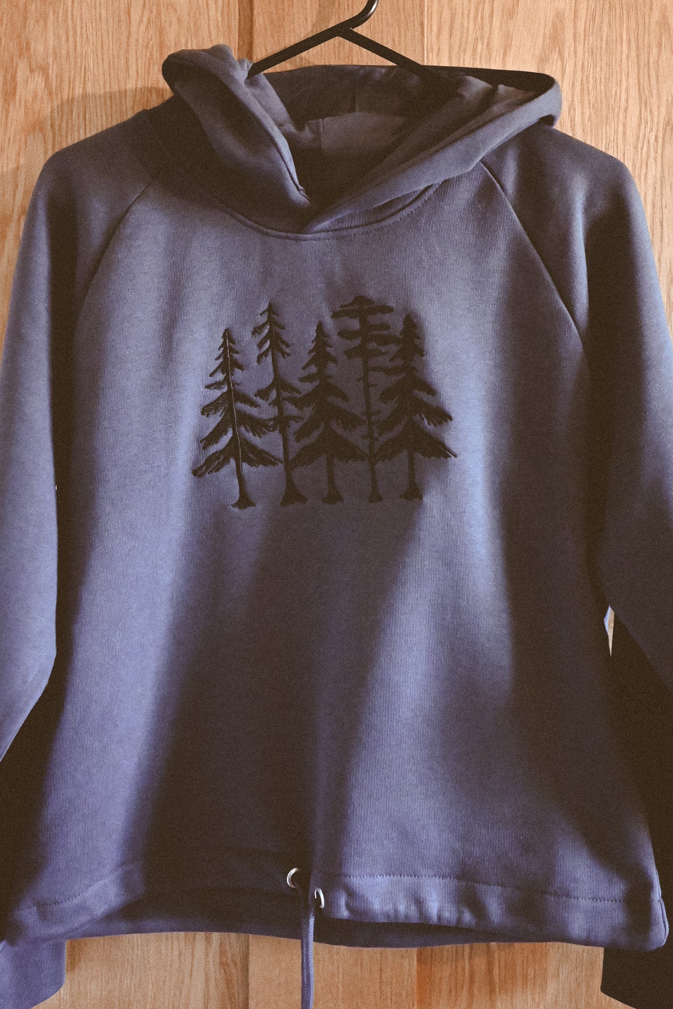 Ladies Small Tree's Embroidered Cropped Hoodie