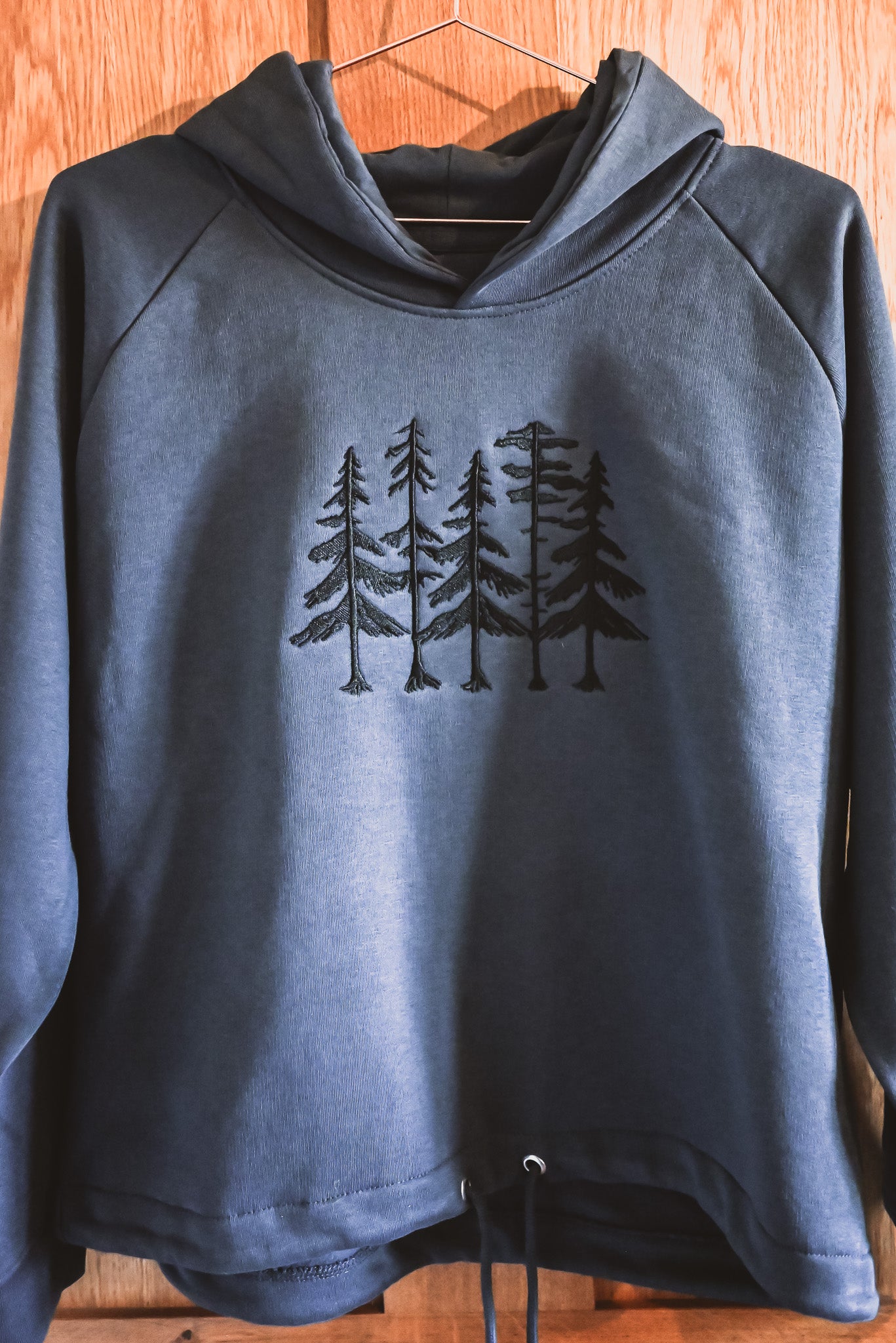 Ladies Large Tree's Embroidered Cropped Hoodie